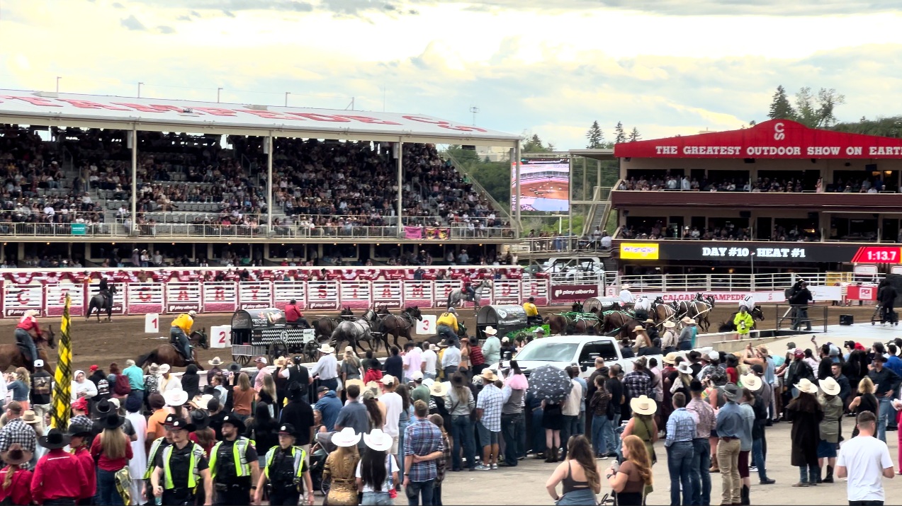 right スリリングなレースシーン